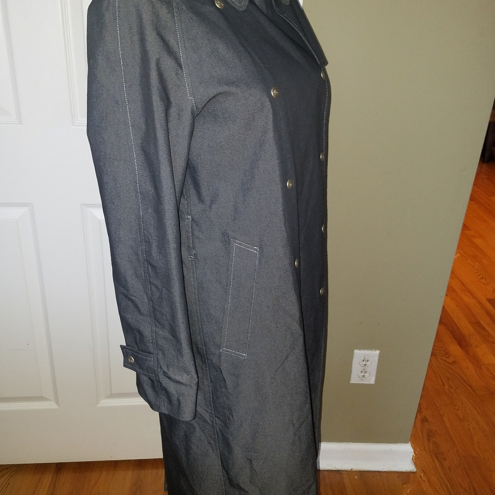 Burberry coat - Picture 6 of 7